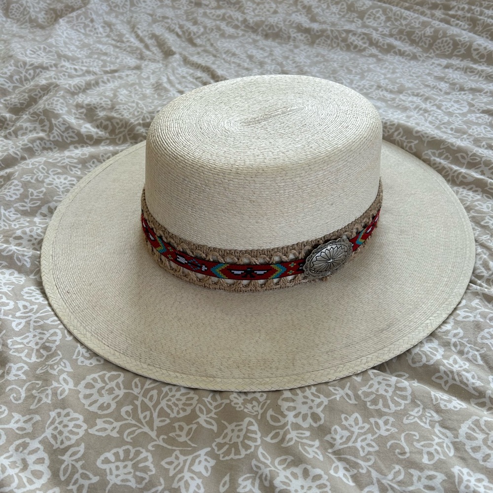 Flat brim straw hat women’s